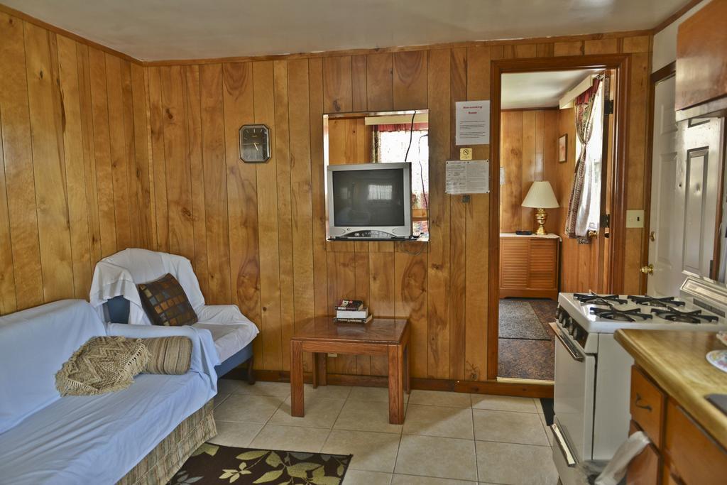 Lake Ida Beach Resort Winter Haven Room photo